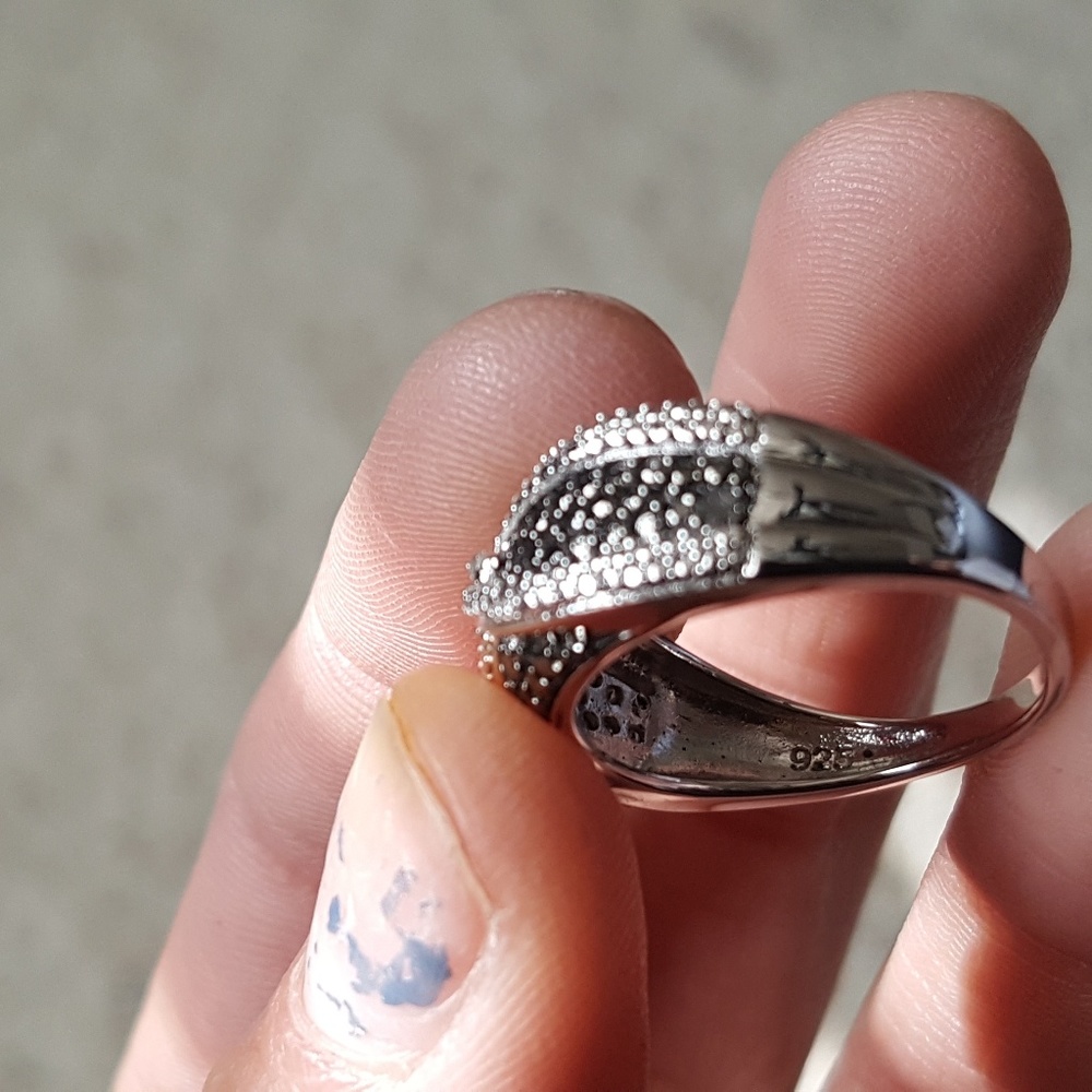 Black and white diamond ring - Picture 3 of 5